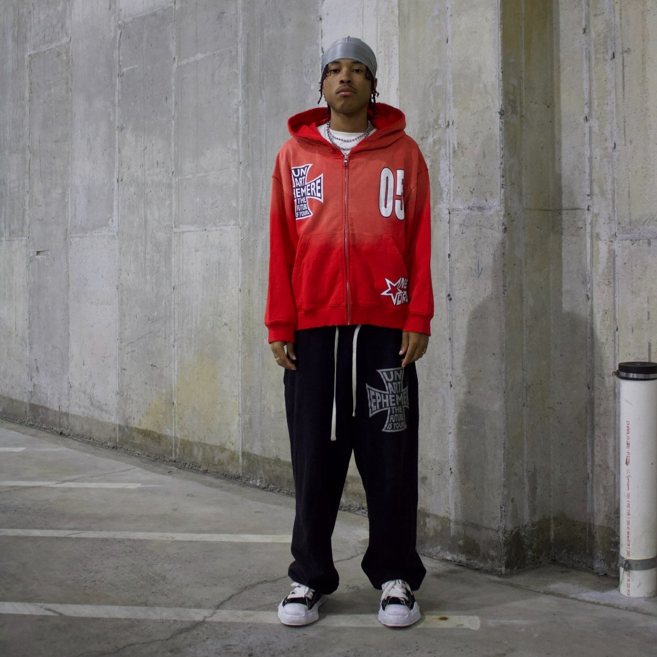 Un Art Éphérème Zip Up